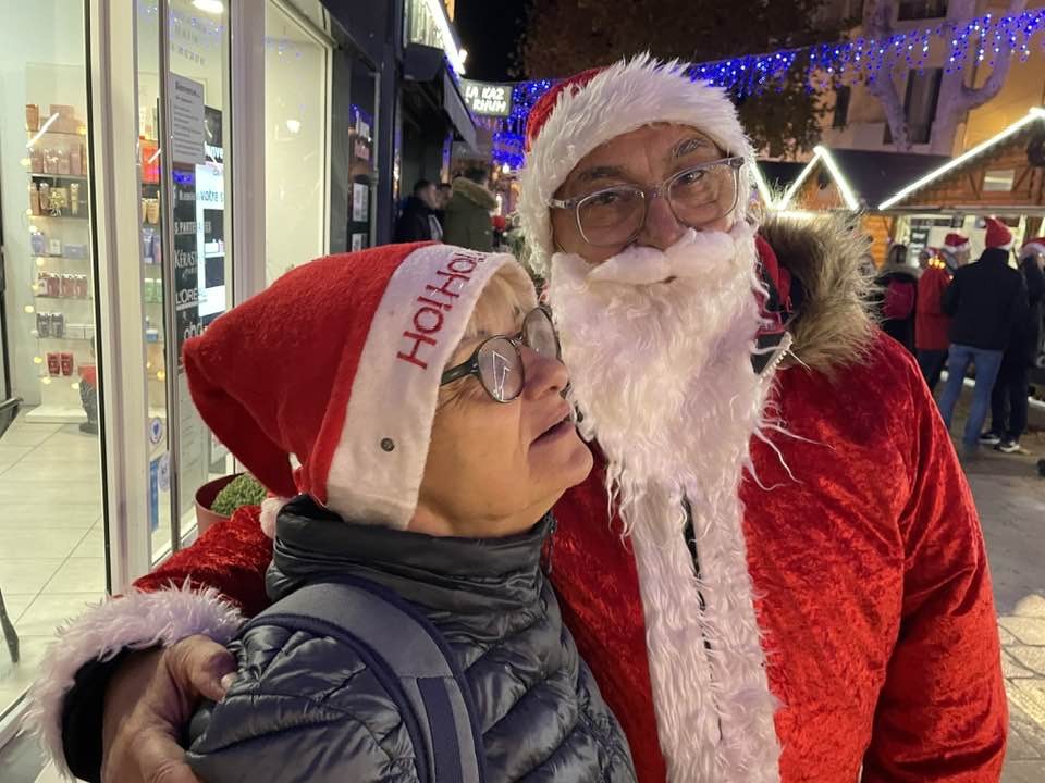 Marche de Noël 2025 dans Martigues illuminée