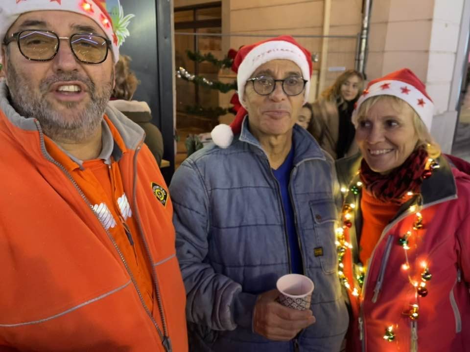 Marche de Noël 2025 dans Martigues illuminée